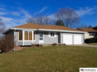 13616 Washington Cir, Omaha, NE 68137