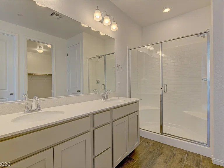 5174 Olga Manor Ave — Photo 14