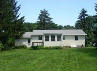 110 West St, Easthampton, MA 01027