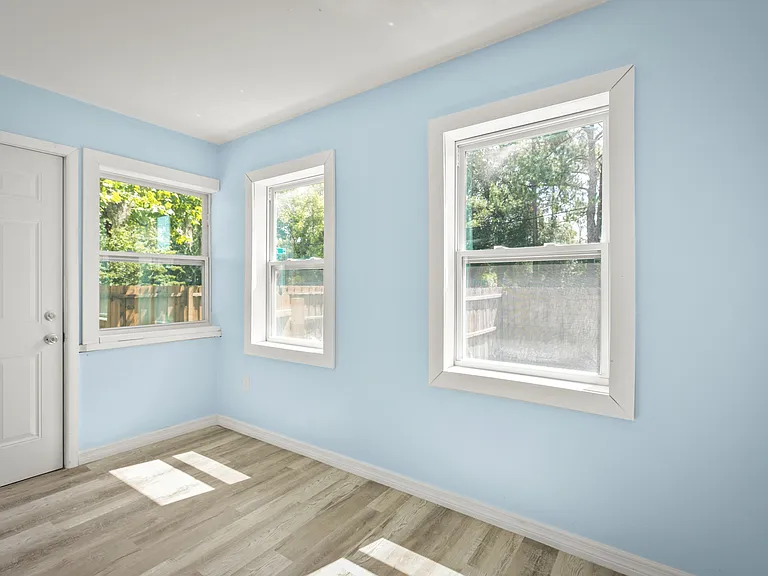 260 Vernis Ave — Photo 6