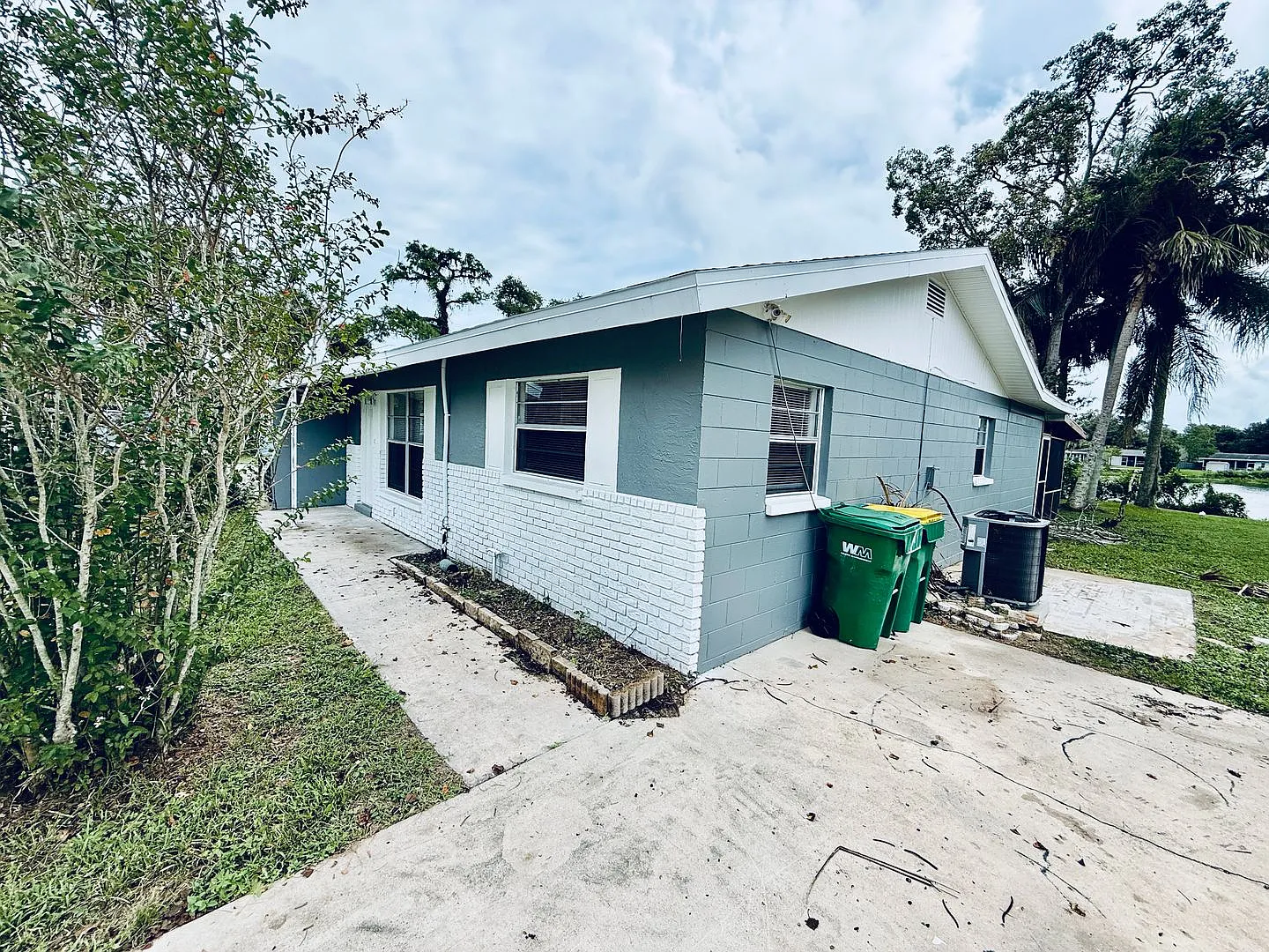 Beautiful Fully Remodeled Waterfront Duplex 2 Bed, 1.5 Bath — Photo 3