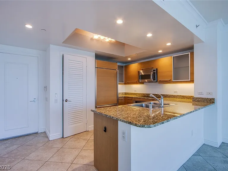 322 Karen Ave #1603 — Photo 5