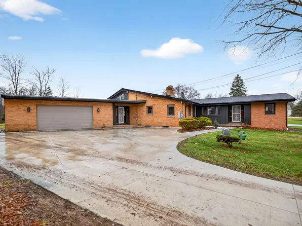 3863 Wiltshire Rd, North Royalton, OH 44133