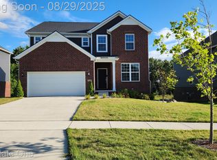 2675 Ironton Dr, Commerce Township, MI