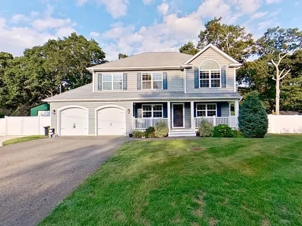 43 Linden Lane, Shirley, NY 11967