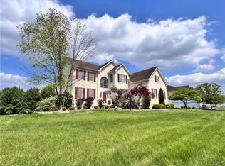 1857 Viola Ln, Hellertown, PA 18055