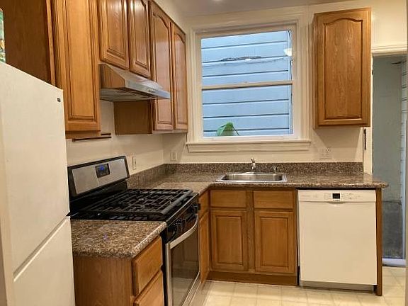 5th image of 1803 Judah St APT 5