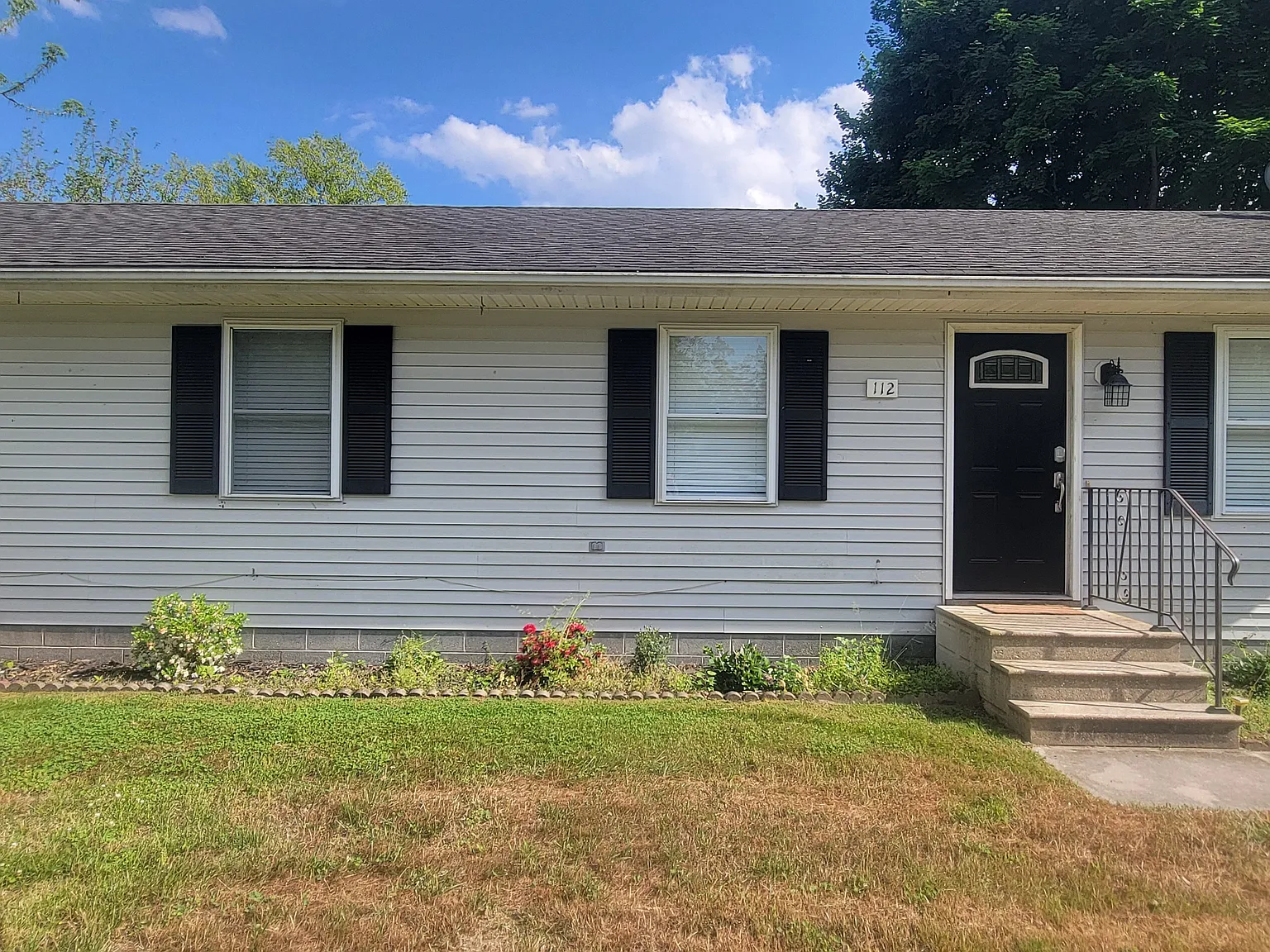 3 bed, 1200 sqft, $2,095 — Photo 1