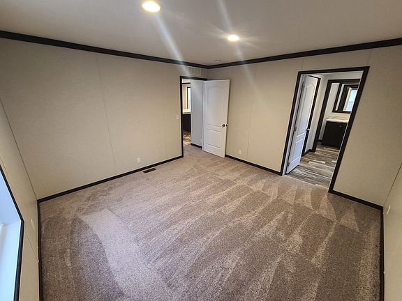 4th image of 516 Courtland Ln #465