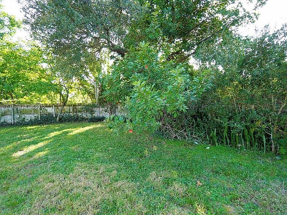 4th image of 1219 NW 15th Ave