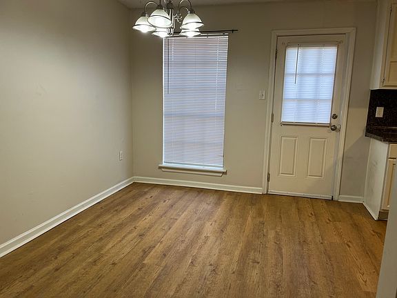 3rd image of 7343 Antioch Rd