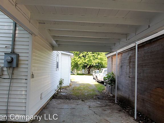 4th image of 826 W Elk St