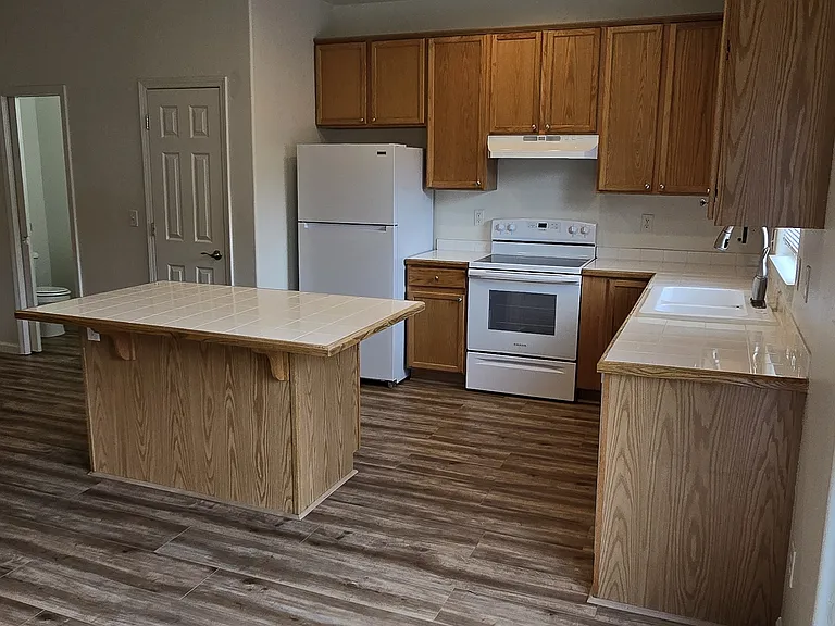 18558 SW Takena Ct — Photo 8