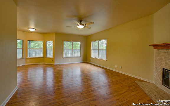 5th image of 112 Stone Creek Cir