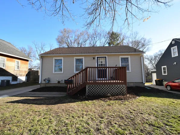 422 10th St NW, Rochester, MN 55901