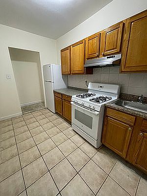 4th image of 600 W 139th St APT 3