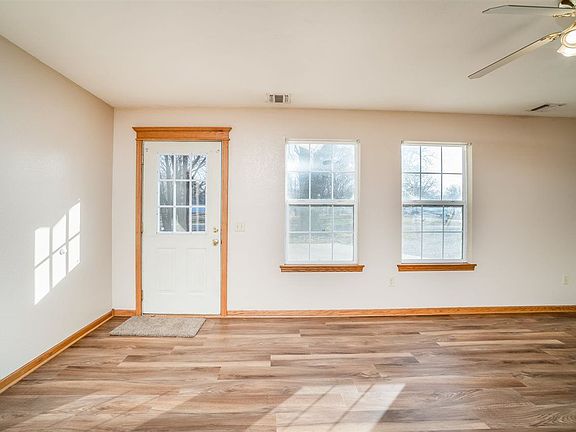 3rd image of 503 N Osage Ave