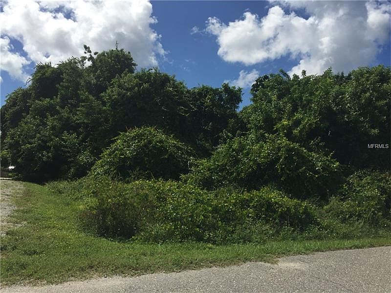 2nd image of 1131 Nectar Rd