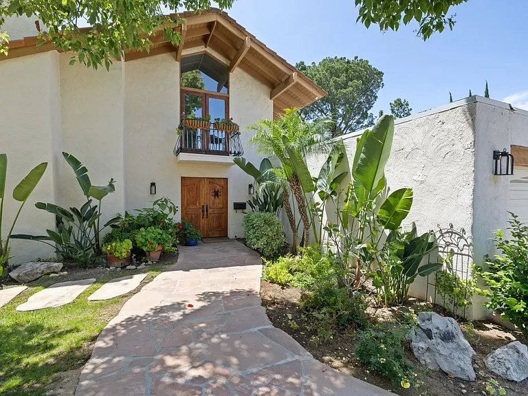 4501 Regents Ct — Photo 6