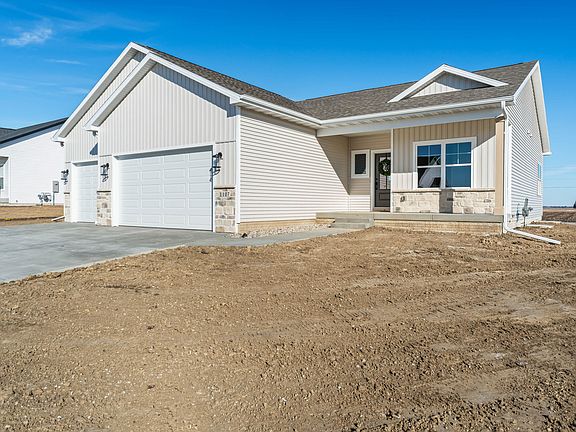 3rd image of 1107 Nevada St