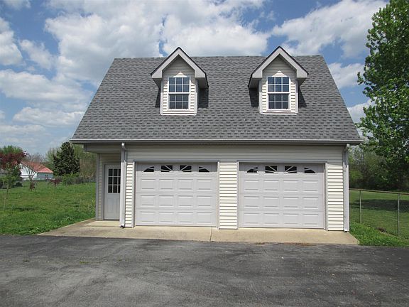 3rd image of 2050 Cambridge Ct