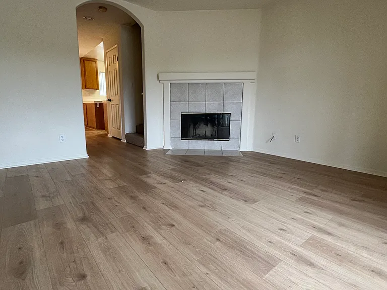 1430 Monroe Ave — Photo 10