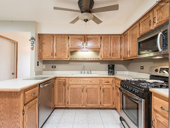 5th image of 8867 Marshfield Ln