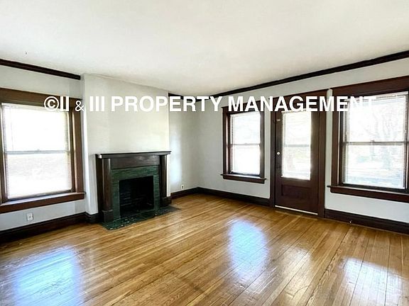 3rd image of 3700 Wyandotte St #1S
