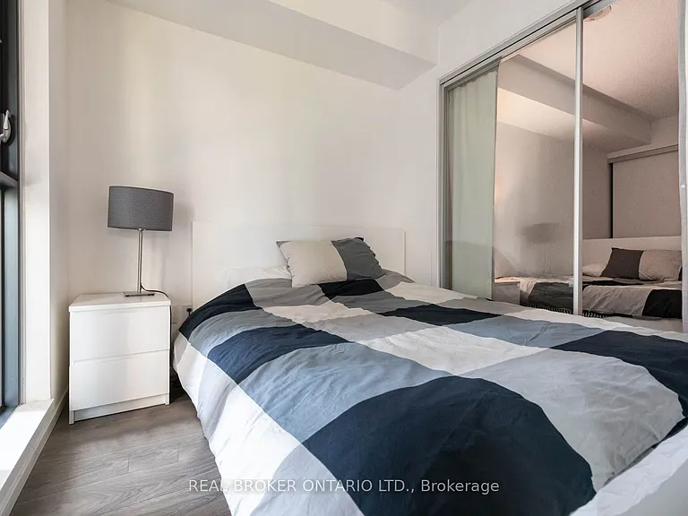 159 Dundas St E #606 — Photo 10
