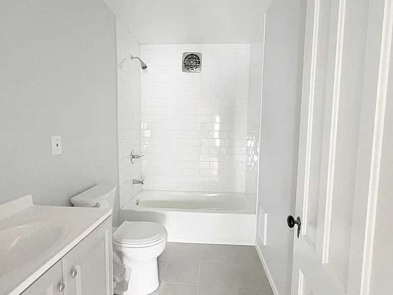 409 Healy Ave — Photo 13