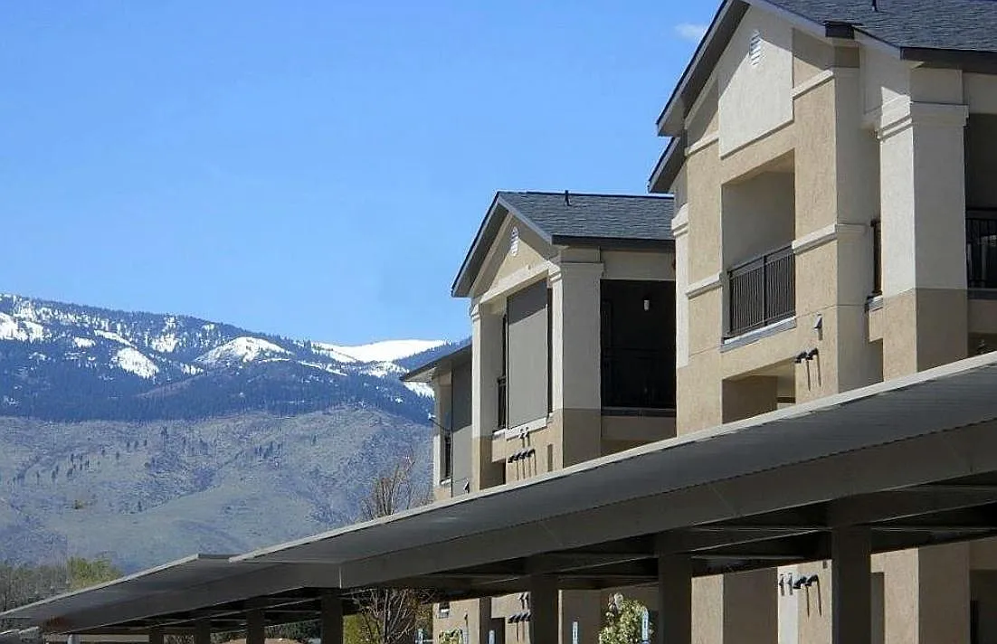 Christina Court — Photo 2