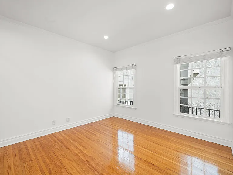 BEDROOM W/ TONS OF NATURAL LIGHT