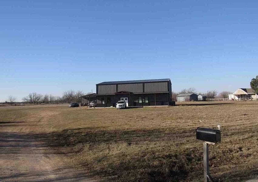 1st image of 782 Ray Rd