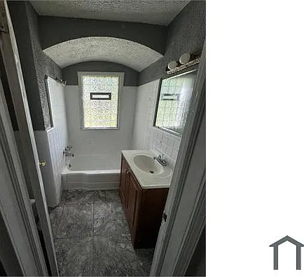 3 bed, $1,695 — Photo 2