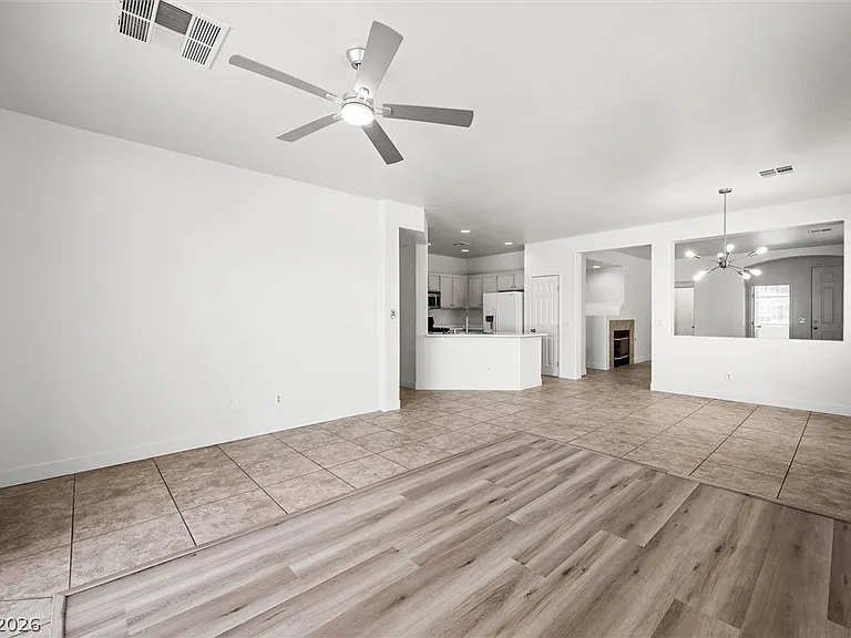 5618 Indian Springs St — Photo 2