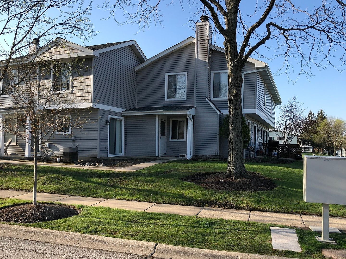 2463 Brunswick Cir APT B, Woodridge, IL 60517 | Zillow