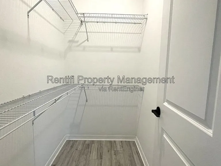 560 Nimitz Blvd — Photo 12