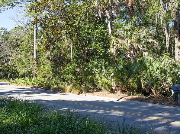 154 Governors Dr, Johns Island, SC 29455