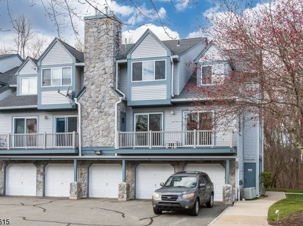 26 Garden Ct, Roxbury Twp., NJ 07876