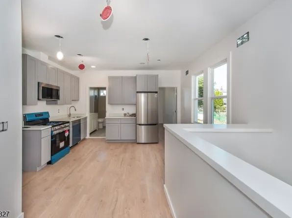 30 Bowdoin St #B, Clifton, NJ 07013