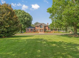 533 Crossingham Rd, Mount Airy, NC 27030