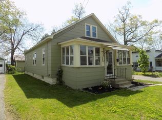 35 Redlands St, Springfield, MA 01104