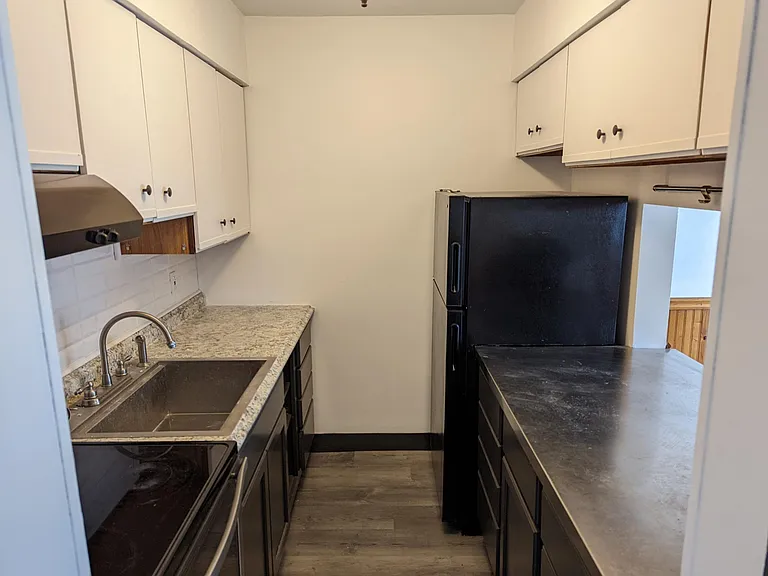 240 Harris St #C9 — Photo 7