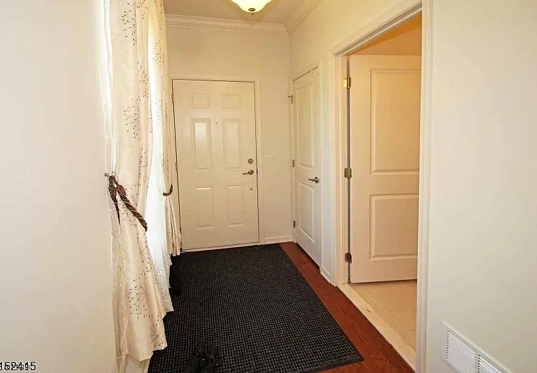 101 Welsh Pl — Photo 10
