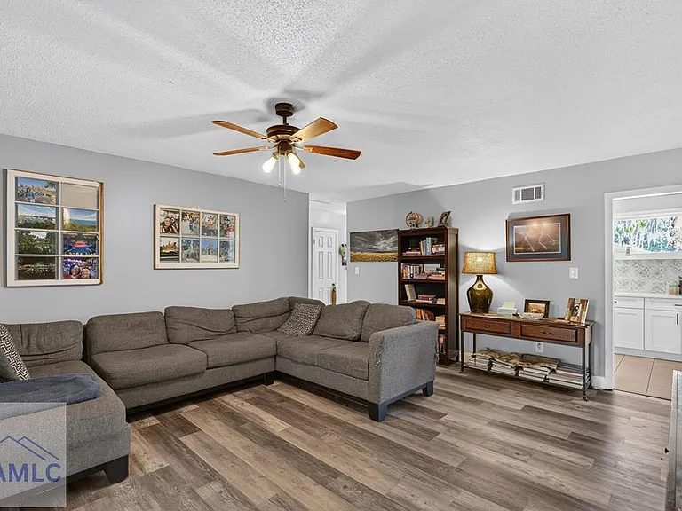 2211 Pecan Dr — Photo 10