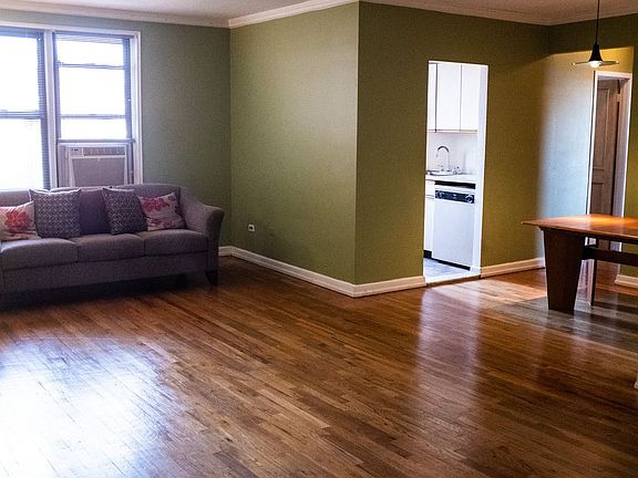 3rd image of 7111 Yellowstone Blvd APT 6A