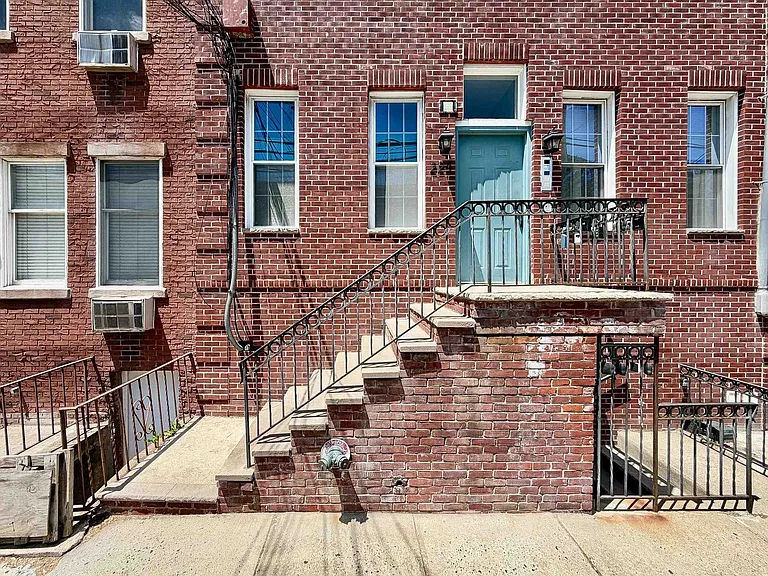 224 Madison St #1B — Photo 2