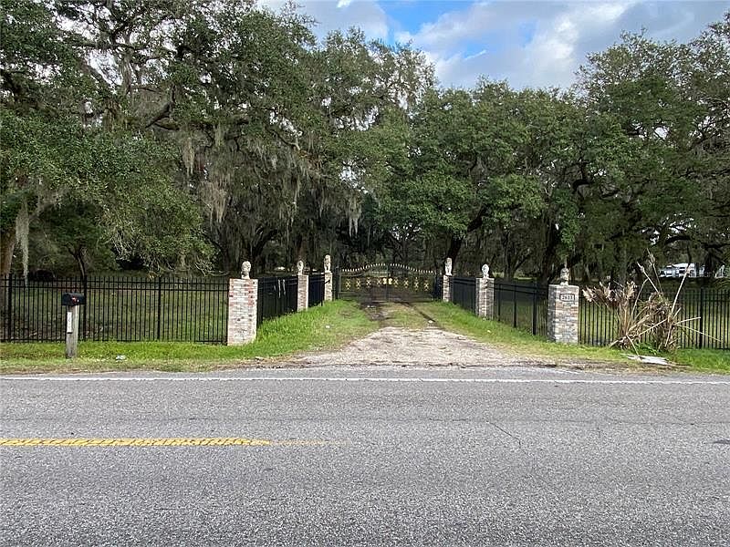 2613 N Valrico Rd, Seffner, FL 33584 Zillow