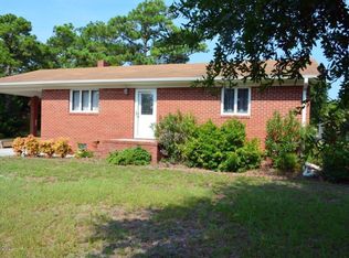 183 Davis St, Harkers Island, NC 28531