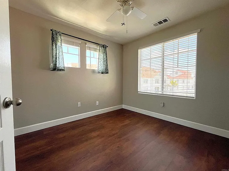 820 Harbor Cliff Way #260 — Photo 27